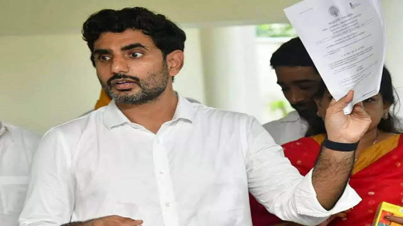 TDP leader Nara Lokesh's Yuvagalam Padayatra completes 21 days | Amaravati  News - Times of India