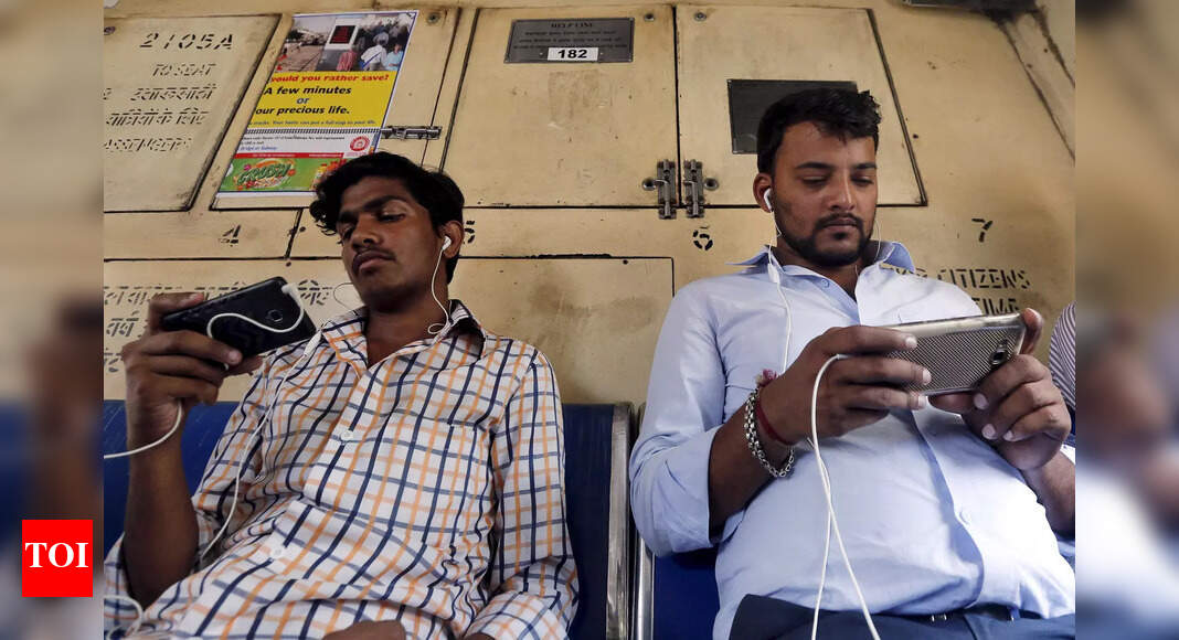 Mobile data use to double to 46GB/month by 2027: Study – Times of India