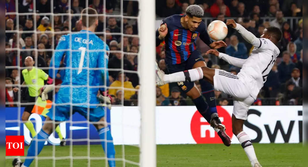 Barcelona and Manchester United draw thriller as Juventus held in Europa League | Football News – Times of India