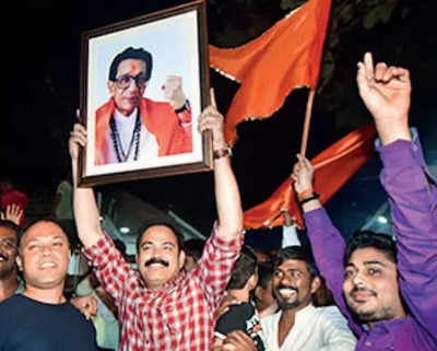 Big blow to Uddhav Thackeray, EC gives Sena’s name & symbol to Shinde faction