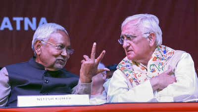 Bihar chief minister Nitish Kumar awaits Congress response to unity push