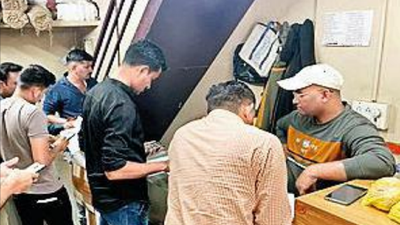1,700 kg jewellery worth Rs 4 crore looted in Gujarat