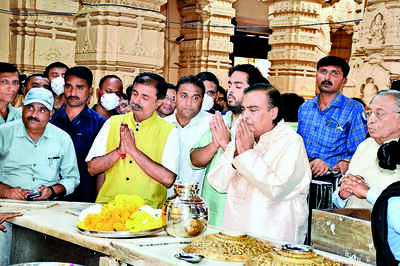 Ambanis pray at Somnath on Shivaratri