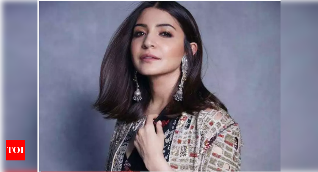 See pic: Anushka Sharma is having a busy Sunday, shares pic of the huge coffee mug she needs to keep her going – Times of India