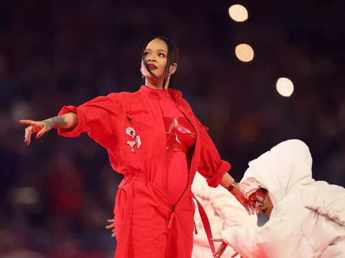 Rihanna Revives Her Unmatched Maternity Style At The Super Bowl