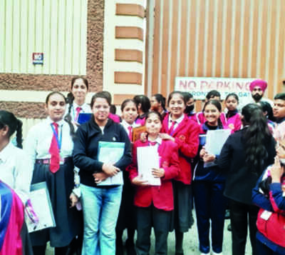 PSEB class-XII exams start Monday; Pbi test ‘easy’