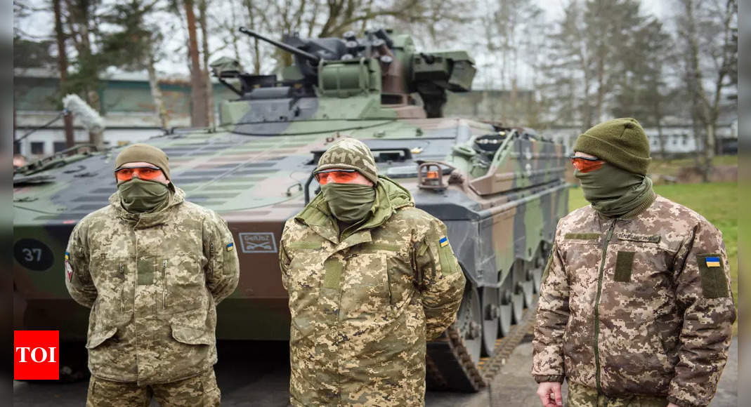 Ukrainian soldiers take German tank course in double time – Times of India