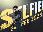 Akshay Kumar & Emraan Hashmi make grand entry at trailer launch ofSelfiee