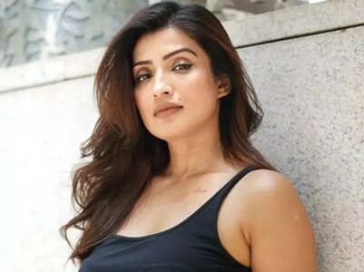 Excl-Alefia is certified life coach, anchor