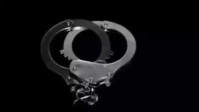Four held for attacking cop in Tamil Nadu