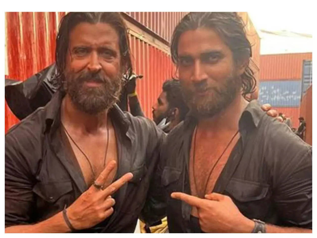 Hrithik Roshan's stunt double Mansoor shared a picture with him ...