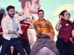 Akshay Kumar and Emraan Hashmi groove to song 'Main Khiladi' at the promotions of Selfiee