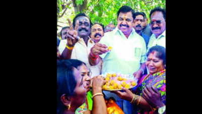 SC upholds AIADMK meeting but silent on Edappadi K Palaniswam election, O Panneerselvam ouster