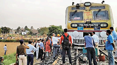 Crack in track derails Amta train, passengers injured in West Bengal