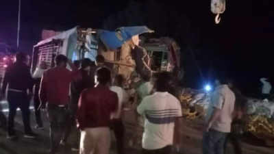 14 killed, 50 injured as truck rams into three buses carrying participants of Kol Mahakumbh in MP's Sidhi district
