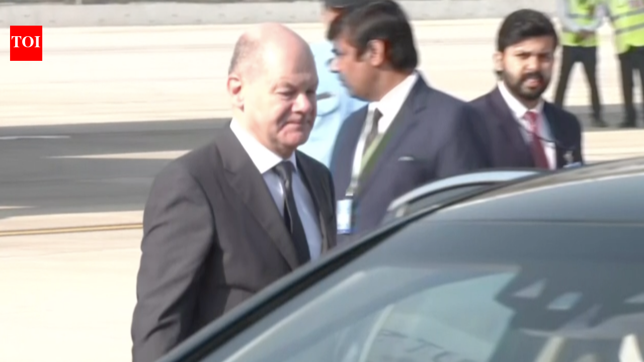 german chancellor olaf scholz: German Chancellor Olaf Scholz arrives in ...