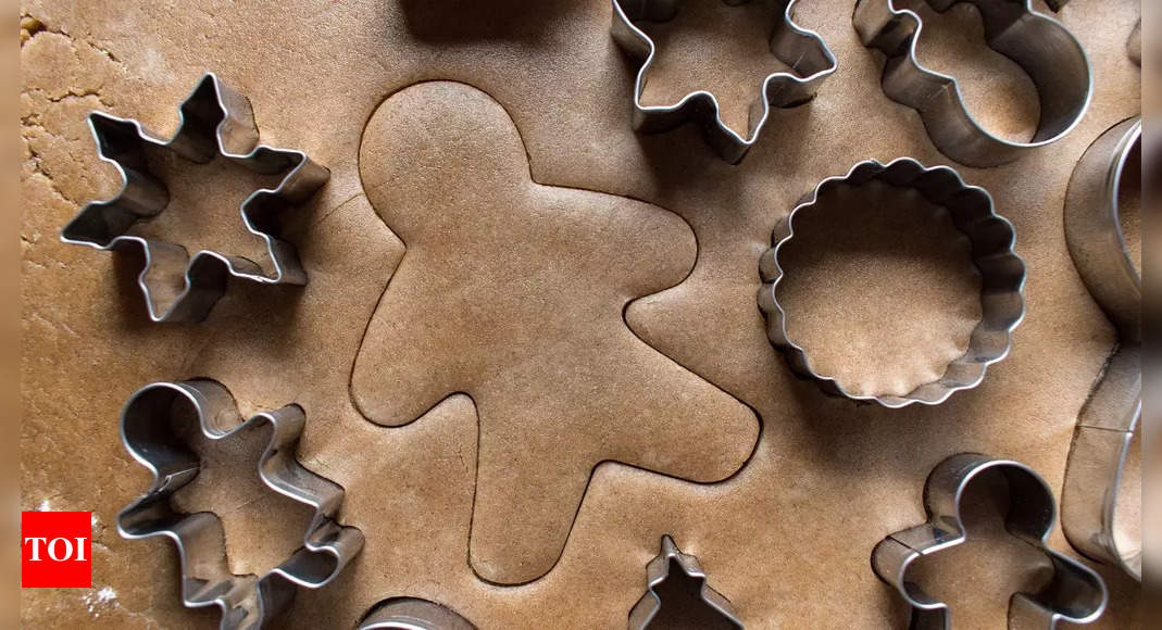 Way to Celebrate 14-Piece Metal Shaped Cookie Cutter Set - Versatile Baking Tools