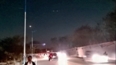 Defunct street lights plunge Airport Road in Pune into darkness