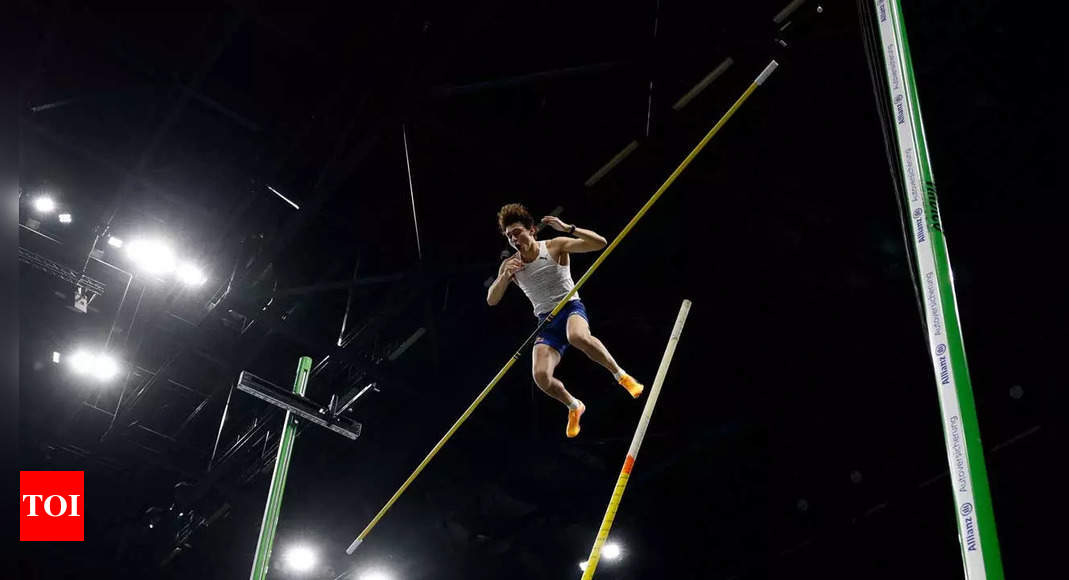 Sweden's Armand Duplantis Breaks Own Pole Vault World Record With 6.22m ...