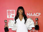 Angela Bassett 