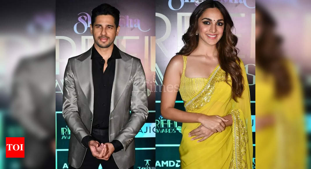 Kiara Advani speaks on her dreamy wedding, see what happened when Sidharth Malhotra joined her on stage – Times of India