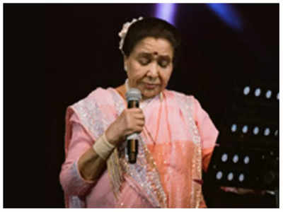 Asha Bhosle rocks her Mumbai concert