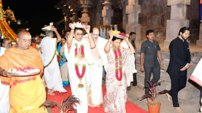 Chief Justice of India DY Chandrachud offers prayers at Srisailam temple in Andhra Pradesh