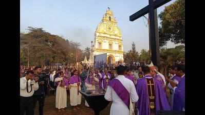 Thousands walk in faith as Lenten observance, Cardinal calls for spiritual unity in Goa