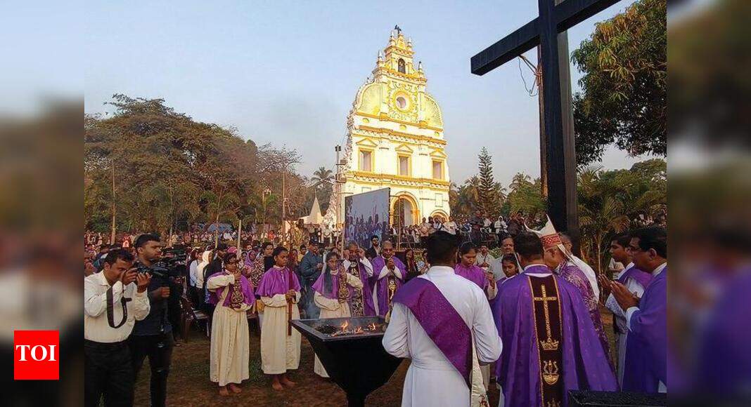 Thousands walk in faith as Lenten observance, Cardinal calls for ...