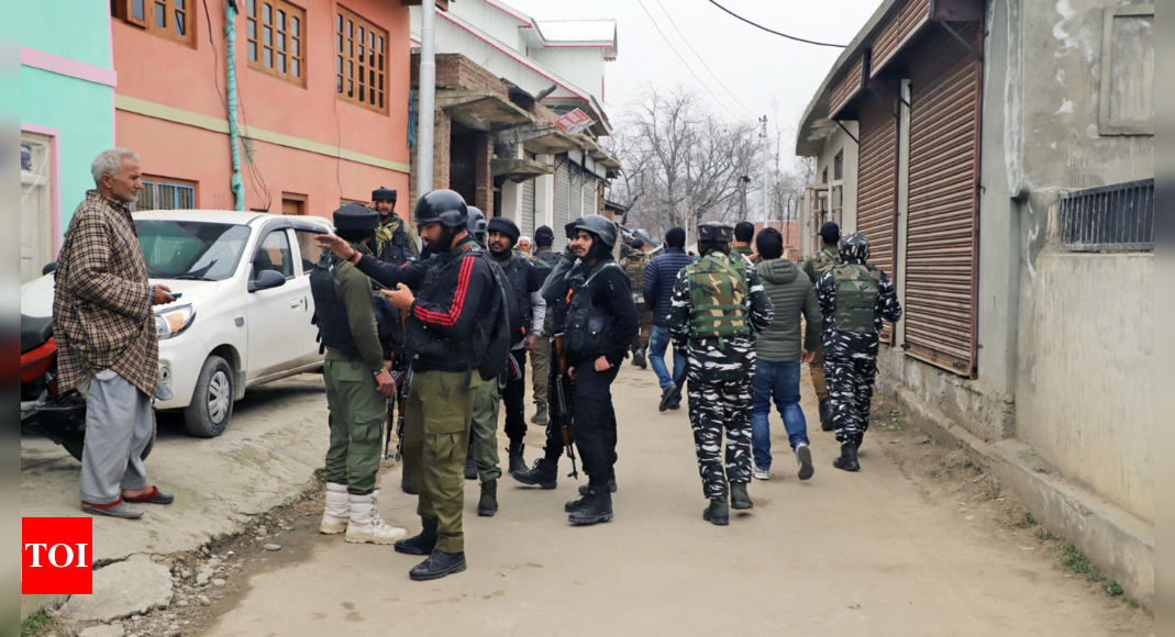 J&K: Pandits protest, say they’re being ‘killed like dogs’ | India News – Times of India