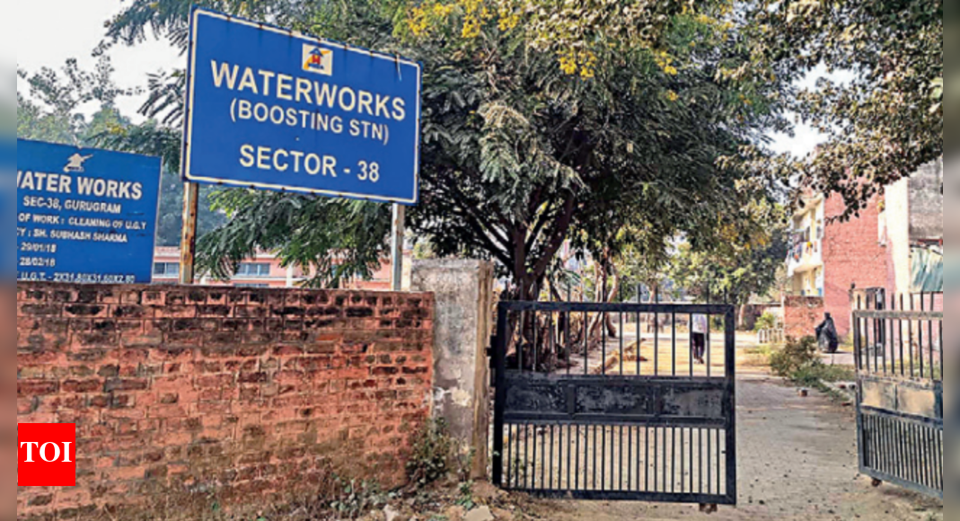 Leakage in pipe triggers water crisis, Gurgaon residents turn to