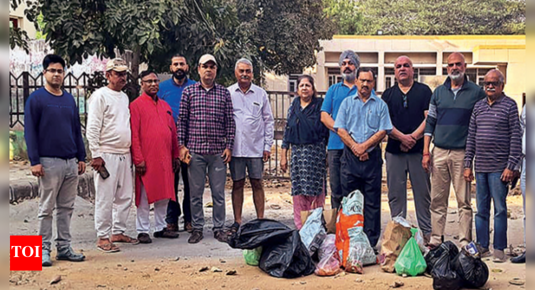 ‘No doorstep collection for a week’, garbage piles up in Gurgaon's ...
