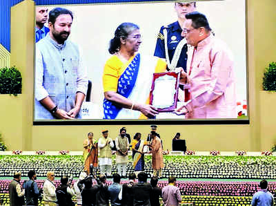 Ex-dean of MSU gets award for his research in theatre