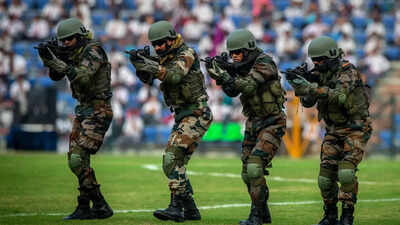 Bangladeshi villagers attack BSF jawans, snatch weapons; 2 seriously injured