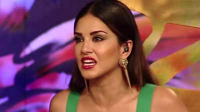 Sanilean Sex Video - Sunny Leone drops a video saying a networking site blocked her profile,  netizens react - See inside | Hindi Movie News - Times of India