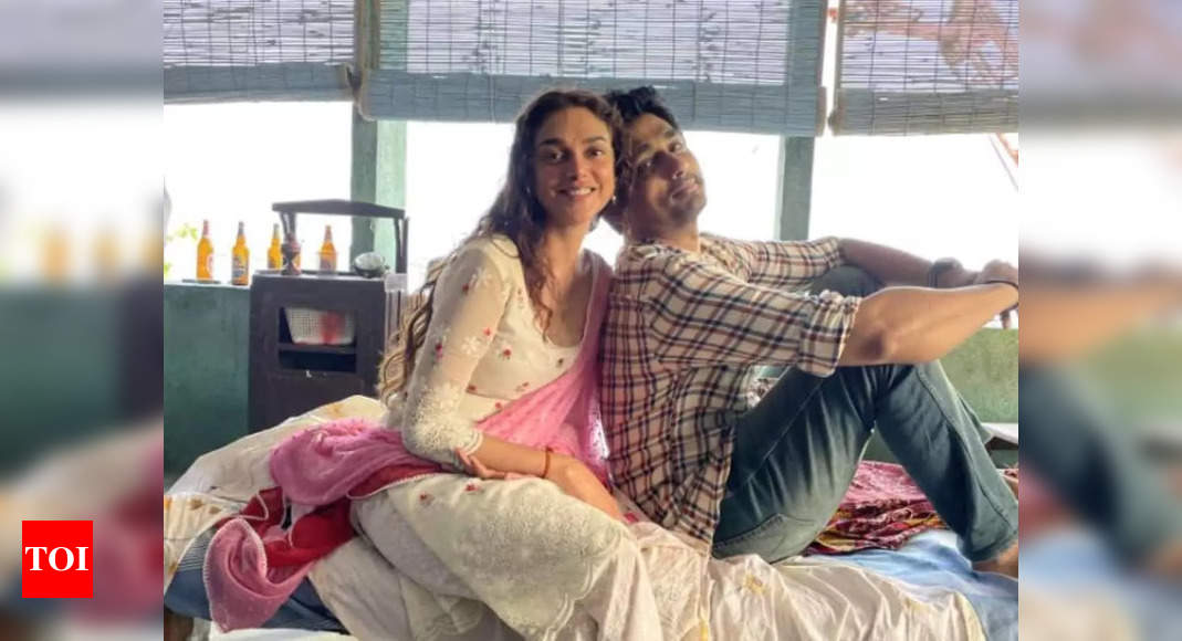 Love is in the air! Rumoured couple Aditi Rao Hydari, Siddharth groove to viral ‘Tum tum’ song | Hindi Movie News – NewsEverything Life Style