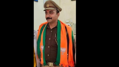 Pilibhit SHO puts on 'BJP scarf' over uniform; pic viral
