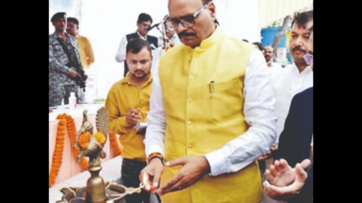 Deputy CM Brajesh Pathak inaugurates Jan Aushadhi centres