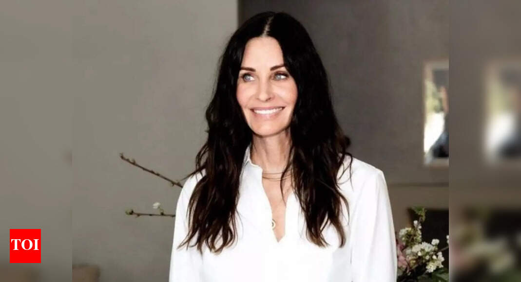 Courtney Cox reacts to Prince Harry's wild claim in his book 'Spare
