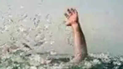 Girl drowns in Barmer; cleaner dies in road accident