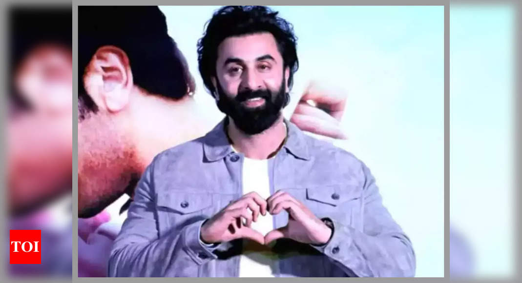 Ranbir Kapoor receives a framed picture of Alia Bhatt and his first picture with daughter Raha from a fan – WATCH video – Times of India