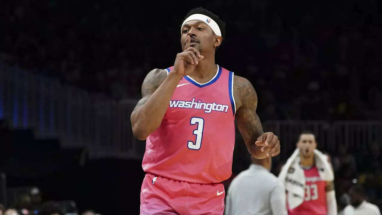 NBA: Bradley Beal makes big plays to lift Wizards over Hawks