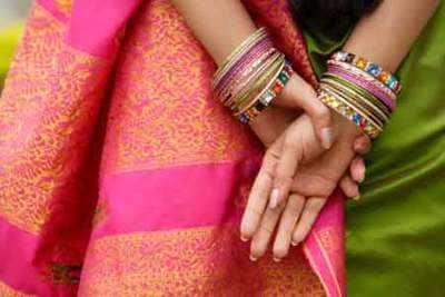 Hand Bangles Traditional Saree - Buy Hand Bangles Traditional