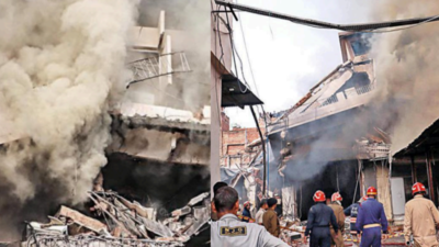 Building collapses in Delhi after blaze, close shave for 100 firemen