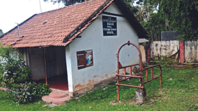 Lack of veterinary to treat cows at 50 villages in Karnataka's Kushalnagar