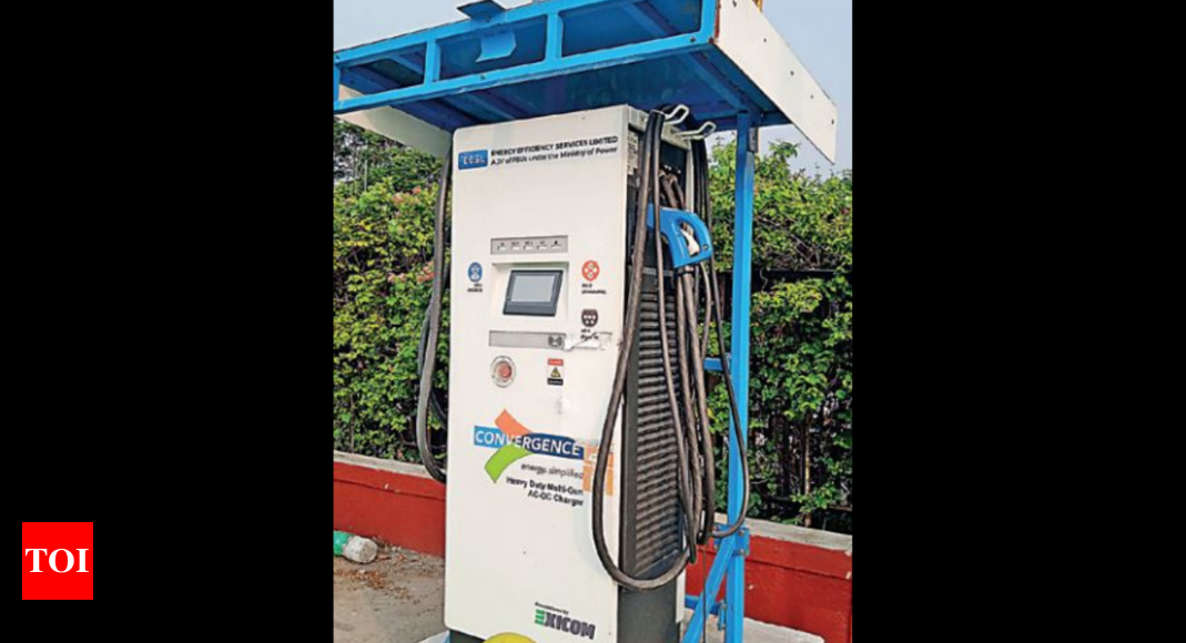 12 Kol Roads To Get 24 Ev Parking Slots With Charging Infra This June