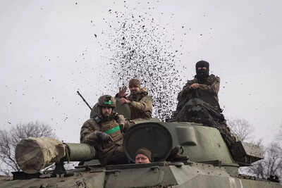 Ukraine clings to Bakhmut but time may be running out as Russians advance