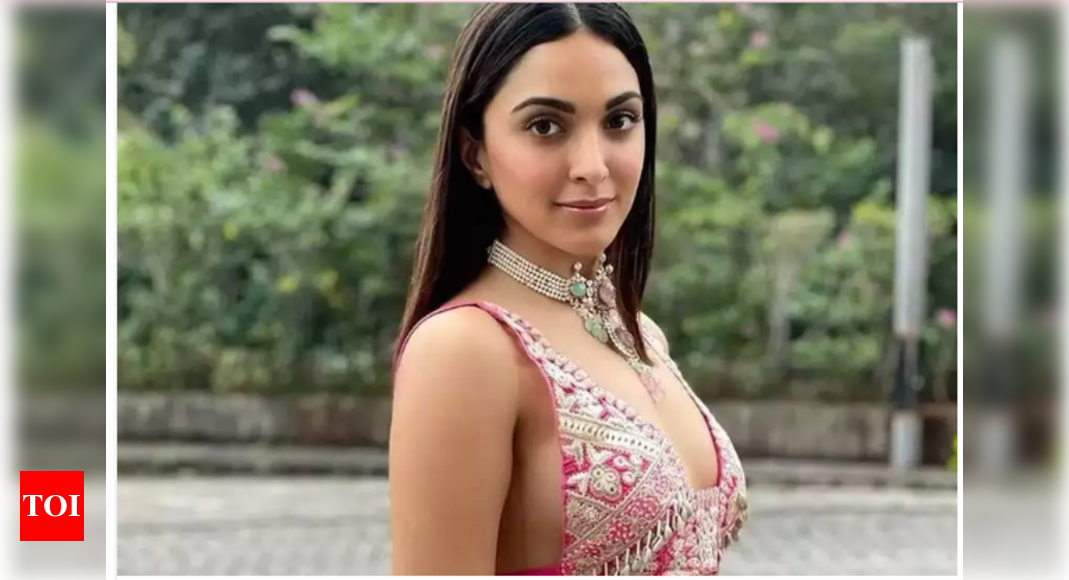 Kiara Advani Poses With Best Friends Isha Ambani And Anissa Malhotra At Her Cousin S Wedding