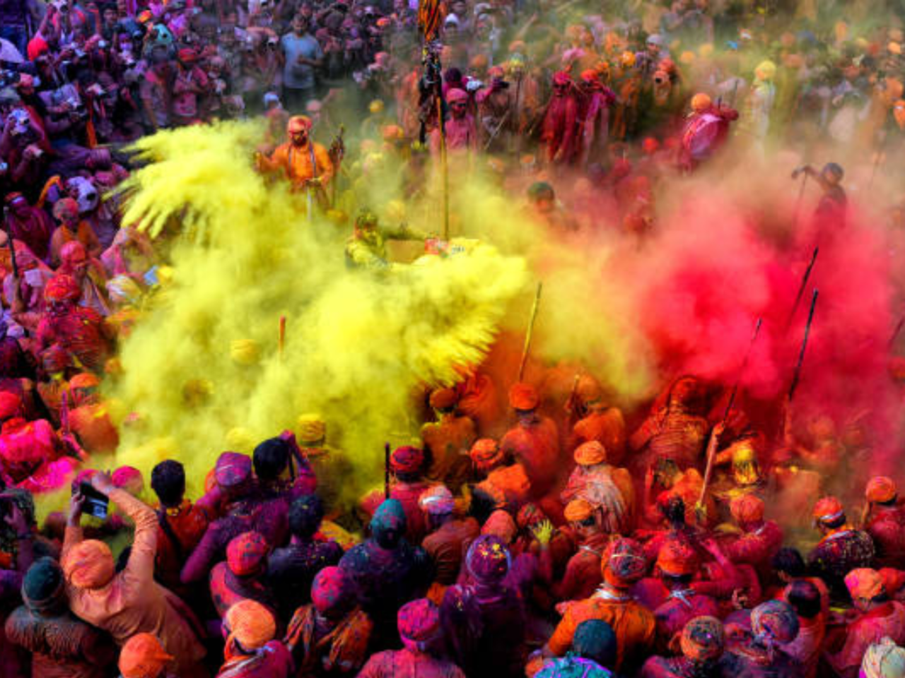 Happy Holi 2023 Quotes, Wishes, Messages & Status: 35 Heartfelt quotes that  perfectly describe the essence of the festival of colors | - Times of India