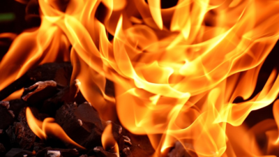 Three injured after fire breaks out in shops in Mumbai’s Santacruz